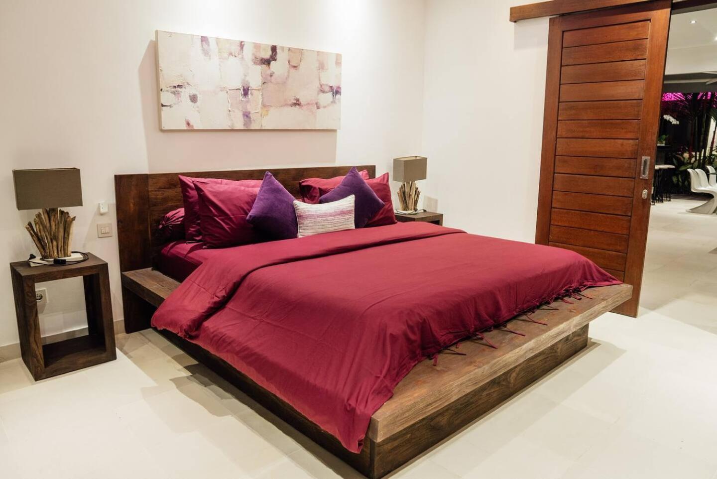 3 Service 5 Villa Seminyak (Bali)
